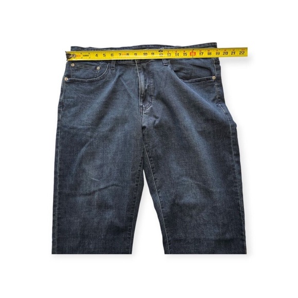 Izod Comfort Stretch Straight Fit Men's
Blue Jeans Size 34x29 - Picture 3 of 6